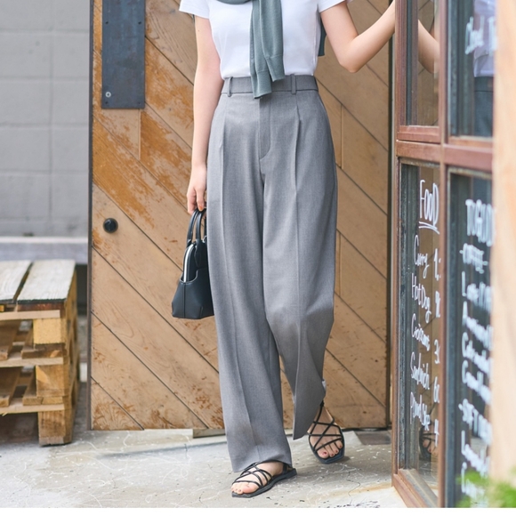 NWOT Uniqlo Womens Pleated Wide Pants - Picture 5 of 6